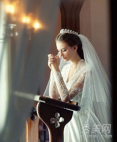 最新新娘发型的优雅迷人你的心。