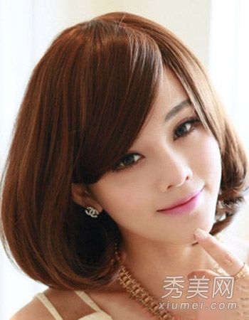 中等长头发烫发看起来什么发型好?梨花头一直在变