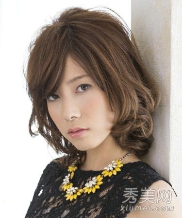 Ol清新长卷发夏季时尚化妆好呵护