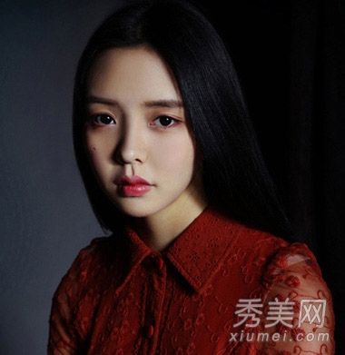 在流行的韩国发型气质中，圆脸也变成了鹅蛋脸。