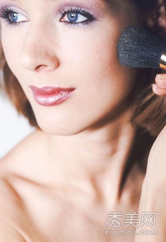 小脸化妆比PS更好地在相机上创造一个小的V型脸