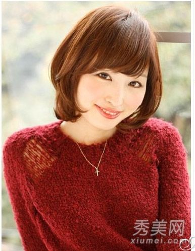 今年流行什么发型？9日本短发小脸型女神