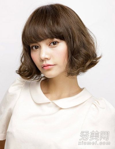 如何使整齐的刘海看起来好16短卷发塑料完美小女孩