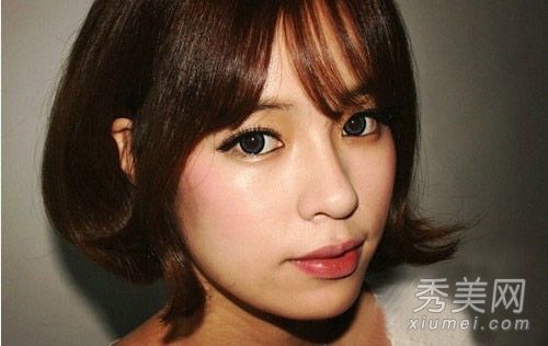 时尚女孩短发造型个性甜美活力倍增