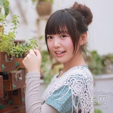 如何系花玉米头？最好是看到可爱的头发扎起来，清新，最能减少年龄。