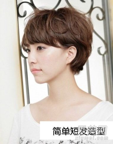 流行日本气质短卷发时尚可爱萝莉范