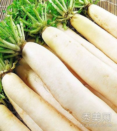 冬天你吃什么美白？萝卜蘑菇美白必须吃