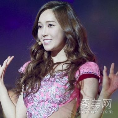 2014年最新韩版卷发时尚必须为女士们精心打扮