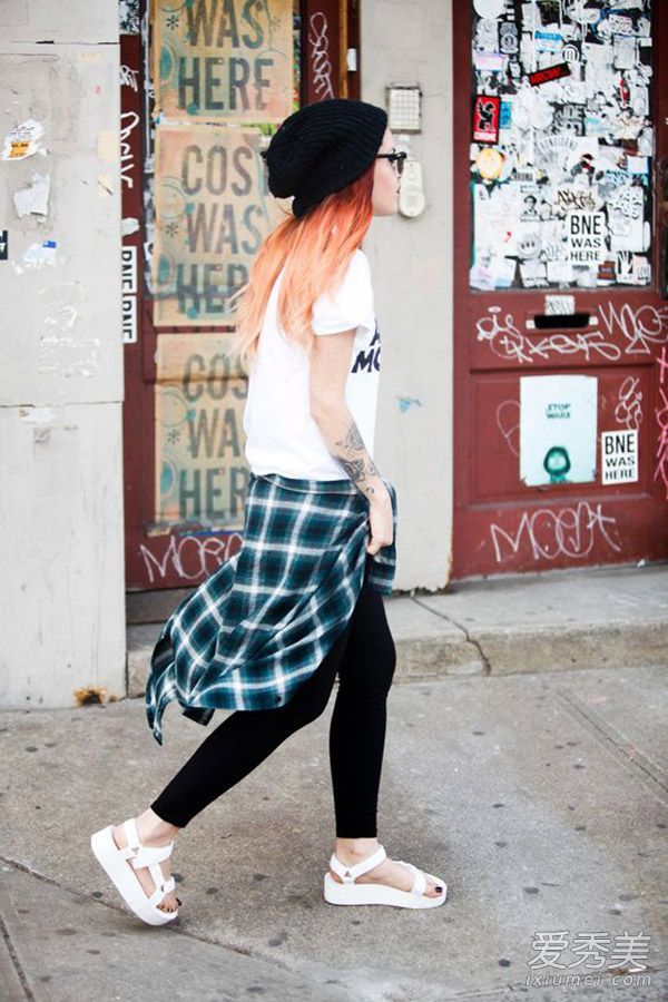 五款平底凉鞋让你的双脚自由呼吸。