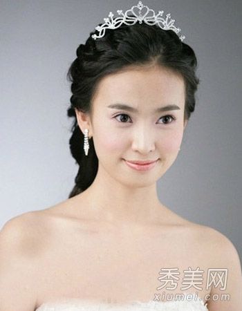 2014年春天新娘的头发:9种简单的发型浪漫而唯美