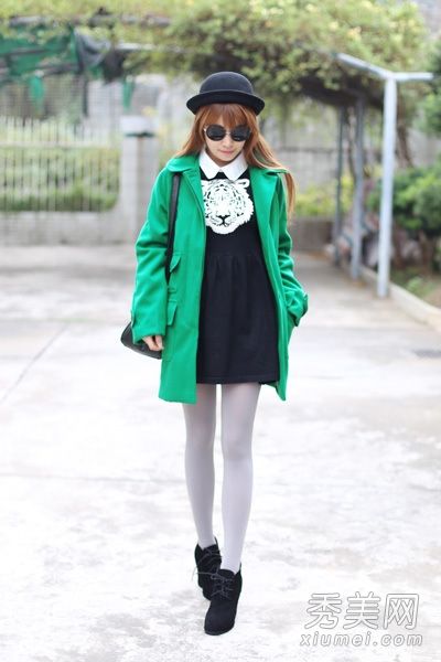 女装羊毛大衣很有吸引力。