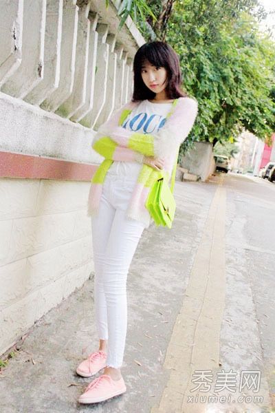 深秋保暖毛衣配紧身裤