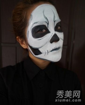 化妆天才凌鸾妮妮展示万圣节骷髅化妆