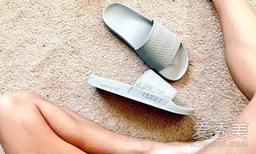 阿迪达斯yeezy拖鞋是真的吗？阿迪达斯椰子鞋拖鞋