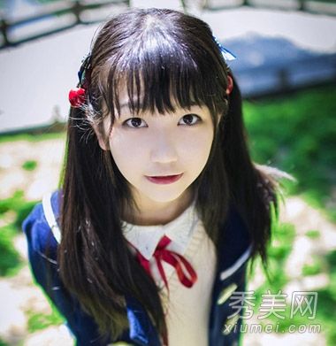 清新春夏校园季劳瑞范马尾发甜美超减年龄