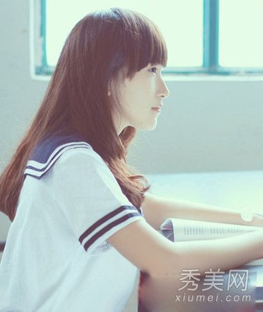 甜美的风扫过校园90 mm后可爱的发型纯无敌