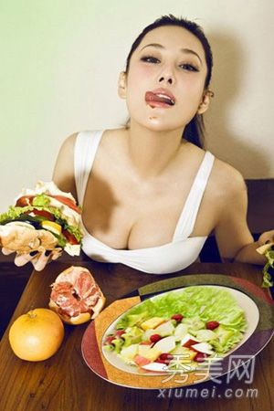 吃什么可以保护嘴唇和美化皮肤？冬季五味五色美容