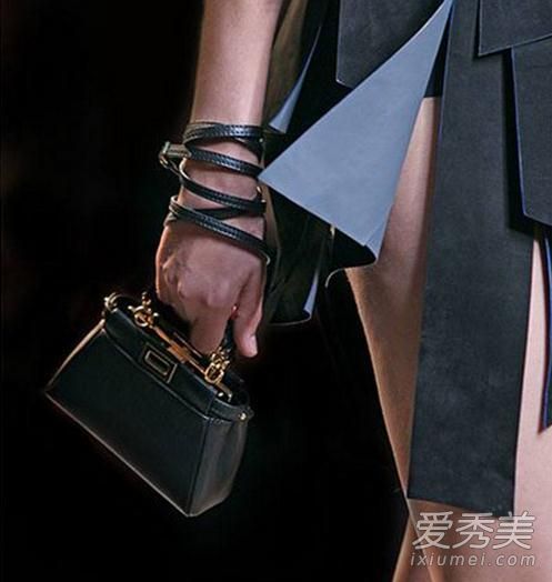 芬迪躲猫猫如何区分？芬迪躲猫猫辨别真假