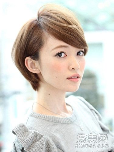 时尚清新女孩短发图片精选