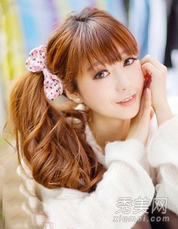 如何梳好你的长发?高马尾辫扎法清新干练。