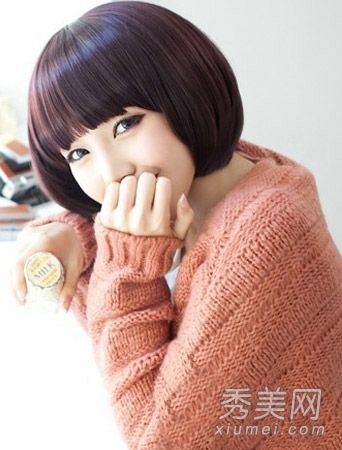 如何让女孩留短发？最好是看看有内扣的瘦脸。这是最受欢迎的。