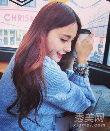 2014新款长卷发发型图片长发女孩充满精灵