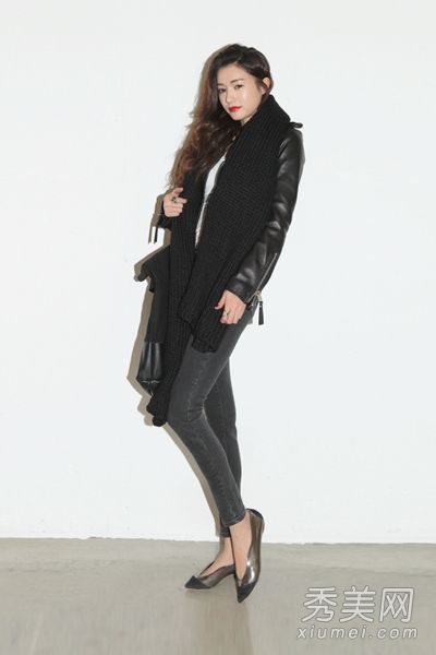 秋季时尚皮革上身个性混搭潮流女孩