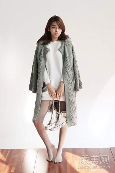 深秋的长外套+紧身裤御寒显瘦