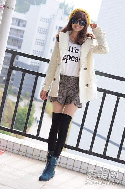 羊毛外套+短裤+短靴又高又瘦又时尚