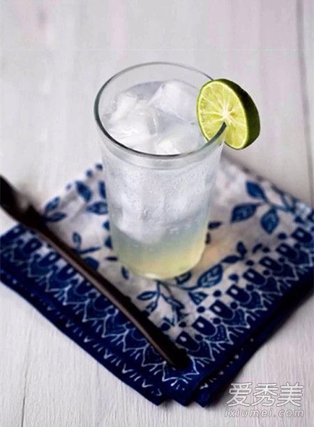 柠檬水洗脸有什么好处？柠檬水可以洗脸去斑点吗