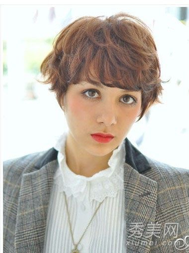 简约时尚短发中性风独特时尚风格