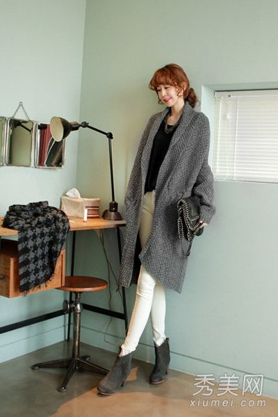 深秋的时候，长外套+紧身裤绝对很苗条