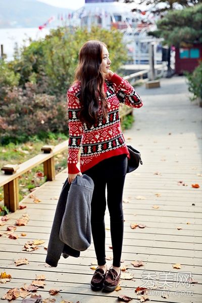 秋冬日韩范气质搭配毛衣+打底裤温柔