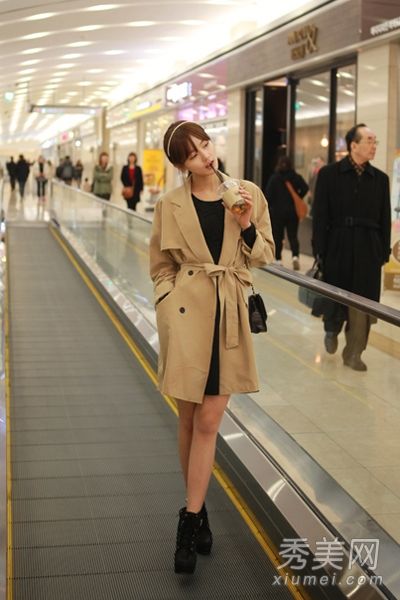 长袖连衣裙浪漫的秋装很淑女