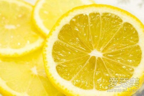 柠檬片对你的脸有什么影响？柠檬片涂抹于面部的正确方法