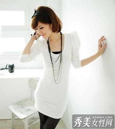 Y形的裙子变得又迷人又漂亮。