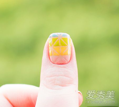 春季手工几何美甲(步骤图)