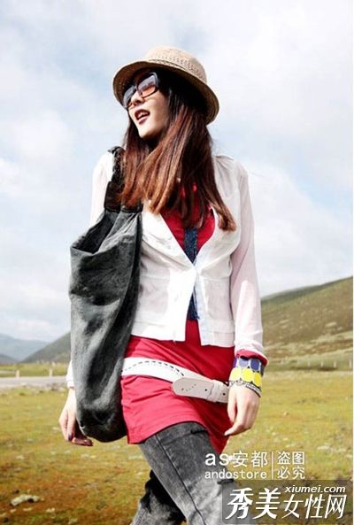 韩凡儿的《新季节》穿着一件时尚女孩的裙子！