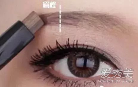 平粗眉+拱形粗眉的常见粗眉化妆方法
