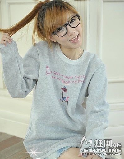 秋季流行服饰时尚女性的最爱