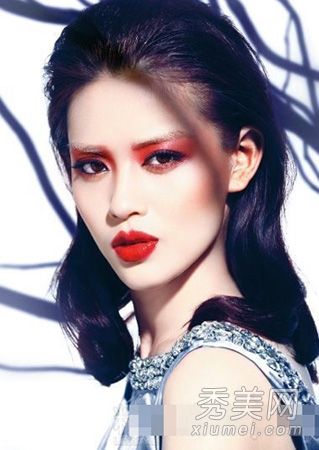 化妆教程:教你复制美女绝色妆容