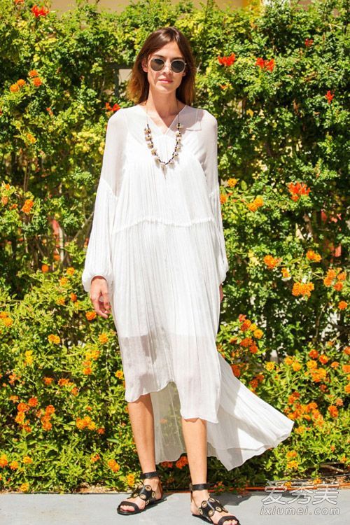 你夏天穿什么颜色?这些衣服新鲜、漂亮、油腻。