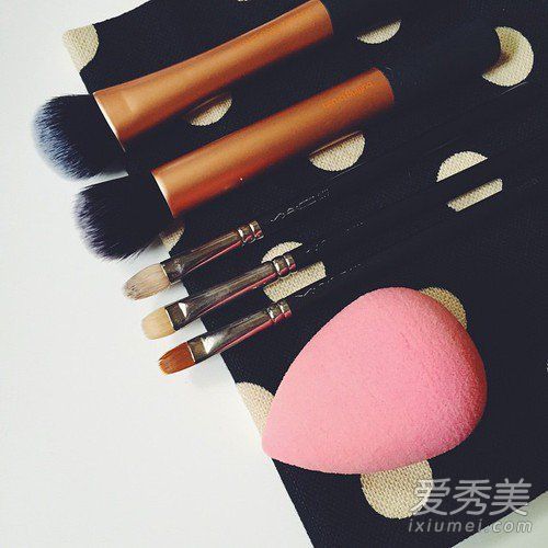 如何将6个小贴士应用到皮肤过敏化妆品中，让你远离崩溃