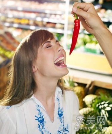 女人经常吃4种食物来滋养她们的皮肤。