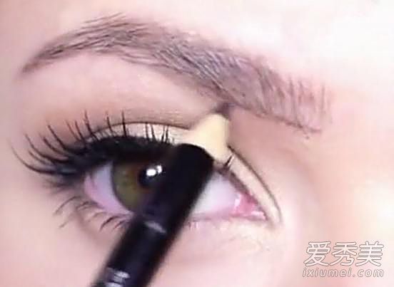 改善眉毛形状的超简单5步画眉教程