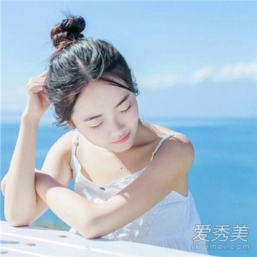 夏天暴晒后,你能用黄瓜美白你的脸吗?