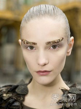香奈儿新冬季化妆品水晶眉妆成为时尚
