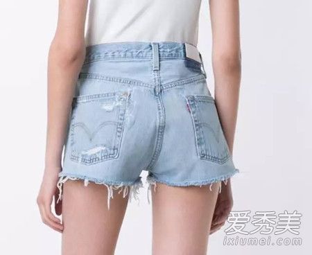 平底鞋看起来有多高？女孩很矮。平底鞋穿什么看起来更高？