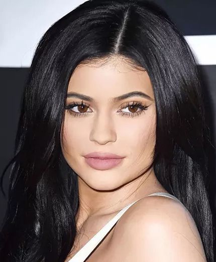 通用唇色:卡戴珊家族红色“豆瓣酱色”口红