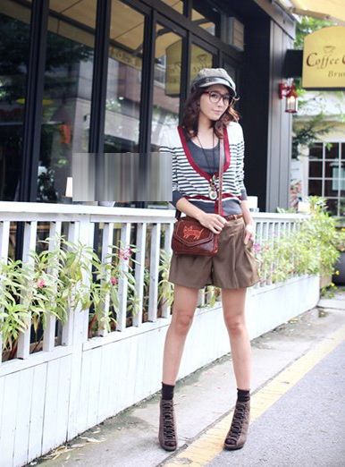 长T+短裙学习日本美容美腿